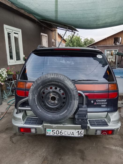 Продам Mitsubishi Chariot .