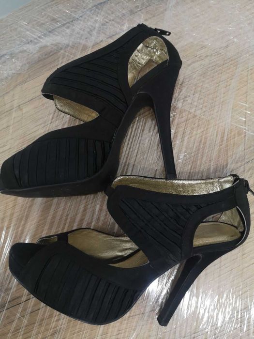 Маркови обувки на ток