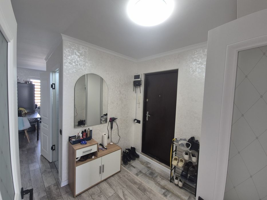 Продаю 2 комн квартиру