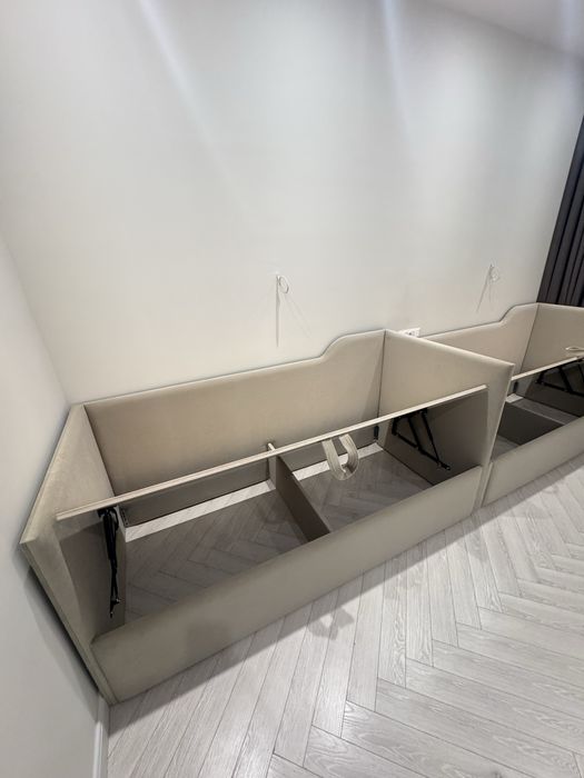 Kravat divan bir kishilik kravat