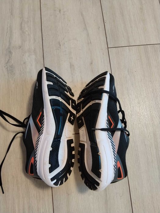Brooks adrenaline GTS 23