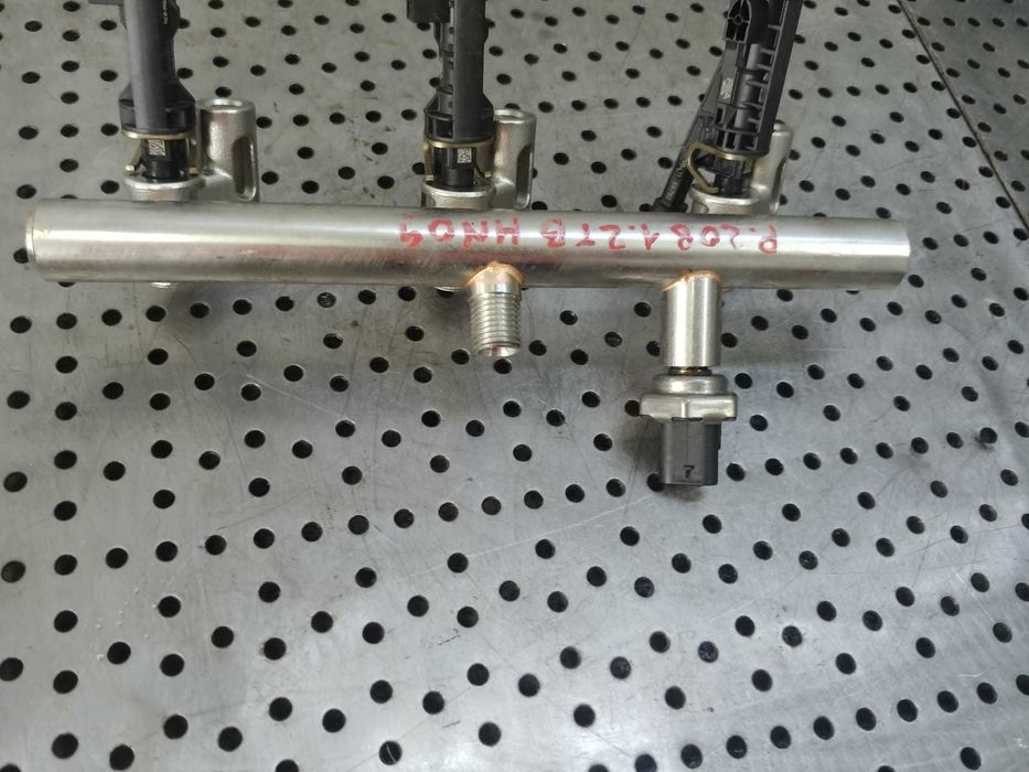 rampa injectoare 1.2b hn09 peugeot 208 9833185380