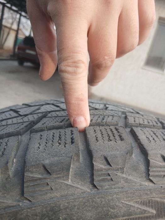 Продам шины Bridgestone blizzak зимние