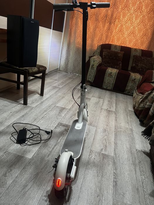 Продам электросамокат хіаоті m365