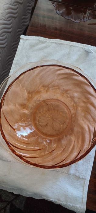 Комплект стари стъклени съдове, с кафяв оттенък