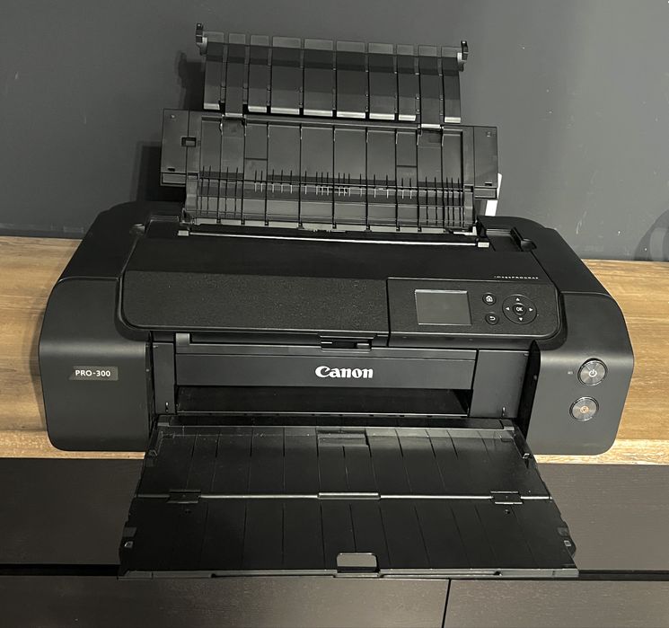 Canon PIXMA PRO-300 Професионален фото принтер в отлично състояние