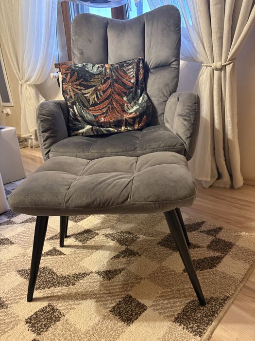 Fotoliu lounge cu taburet, catifea gri, stare foarte bună