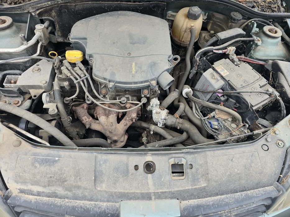 Dezmembrez Renault Clio