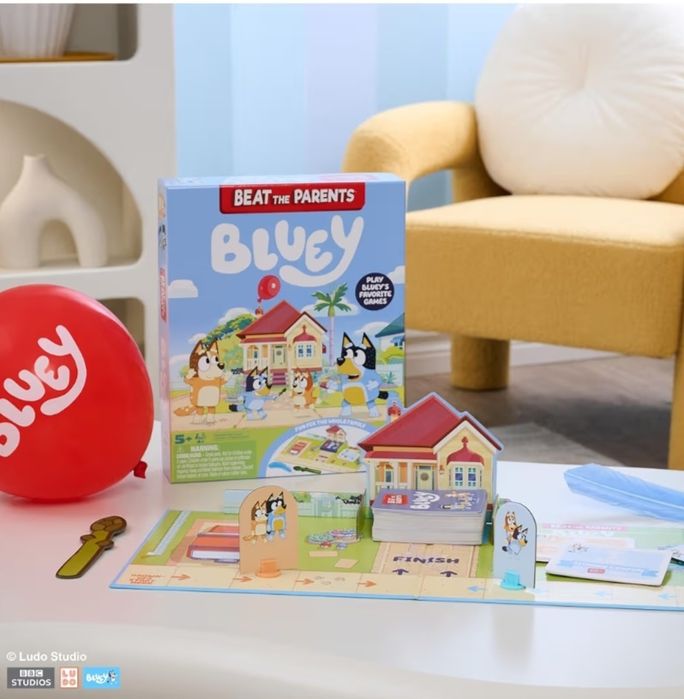 Bluey настолна игра Beat the Parents - нова,на английски