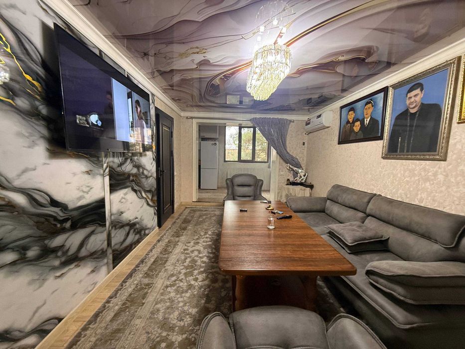 Aziz bozordan 2-3 qilingan kvartira sotiladi