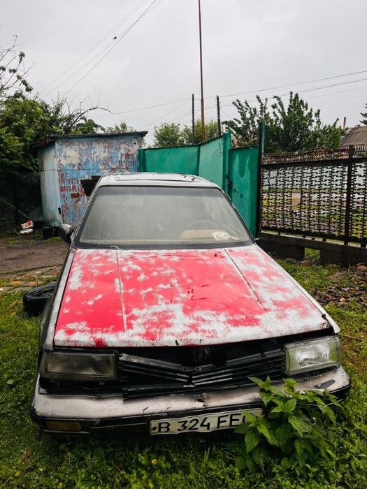 Машина Nissan Bluebird