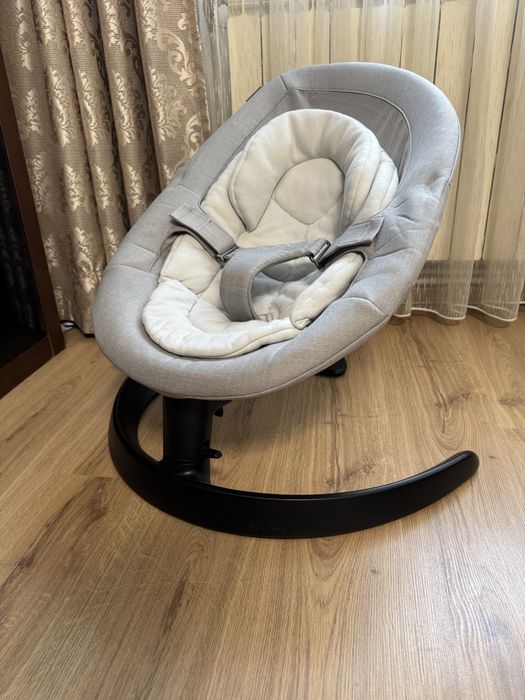 Leagăn bebe Nuna Leaf Grow + arc jucării, stare impecabilă