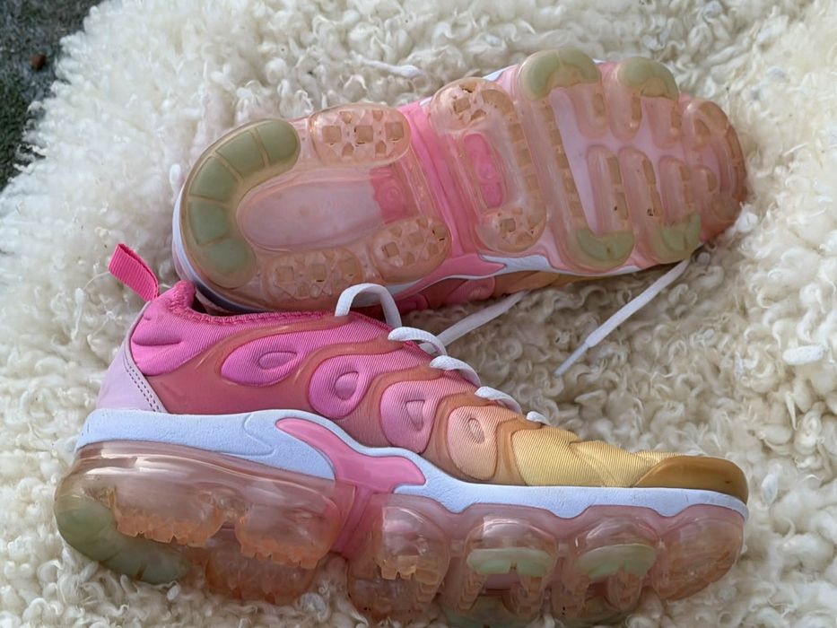 Nike Air Vapormax Plus pink оригинални дамски сникърси 38. Номер