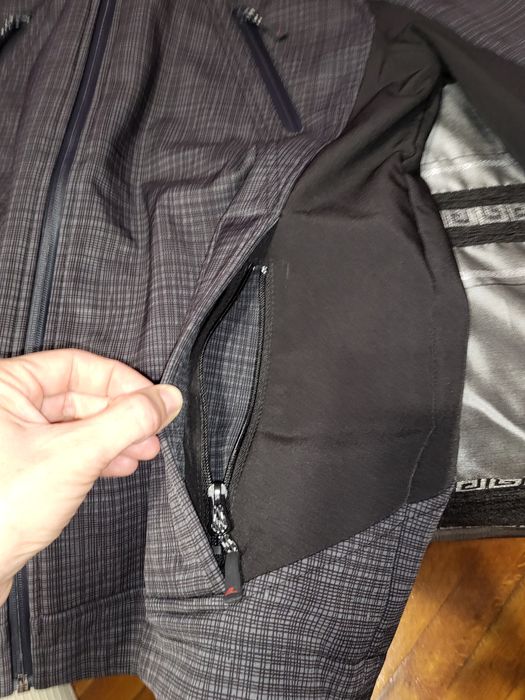 Мъжко есено-зимно яке.