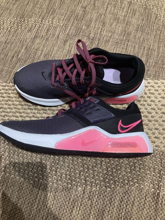 Адидас  и найк маратонки и кецове