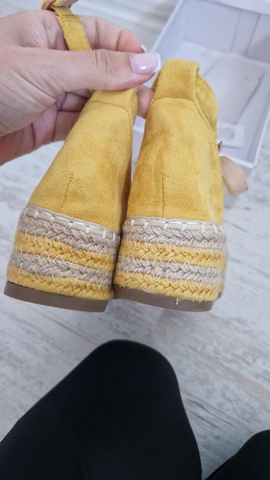Жълти   еспадрили