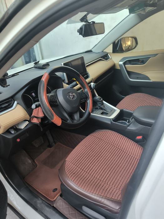 Toyota RAV4 sotiladi. Оқ