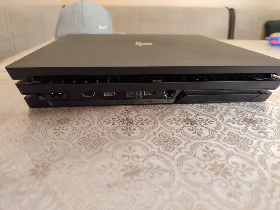 Playstation 4 pro CUH-7216B