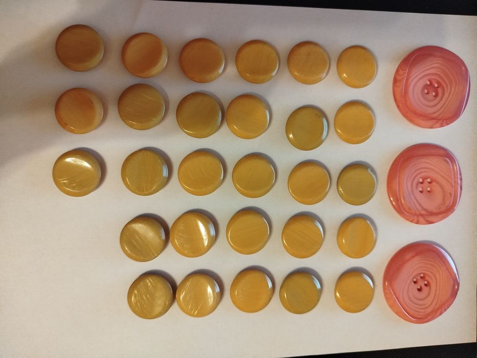 Продам пуговицы разные