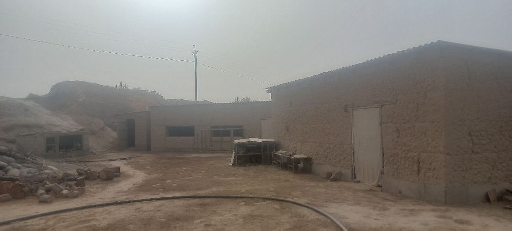 Hovli sotiladi sroshni