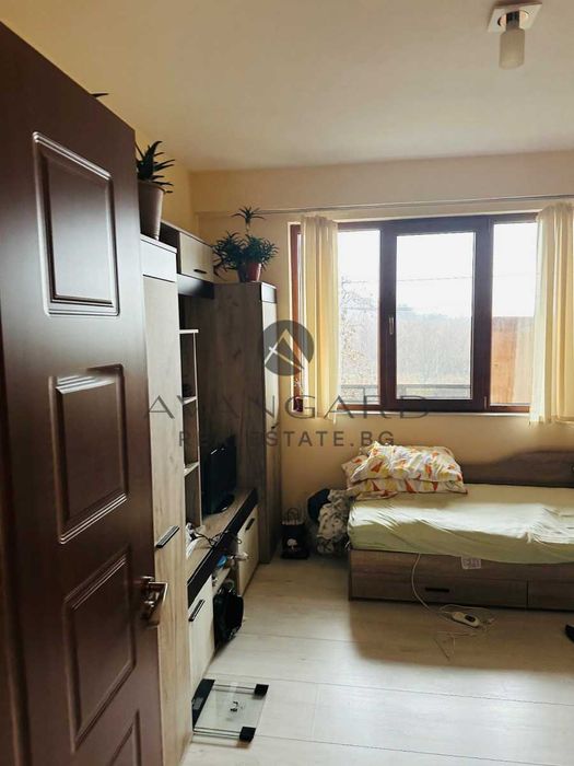 оф.25215 Двустаен с три отделни стаи до ОУ, Елин Пелин”