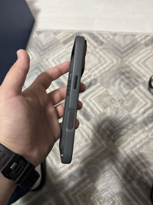 Продава се калъф за айфон 16 про