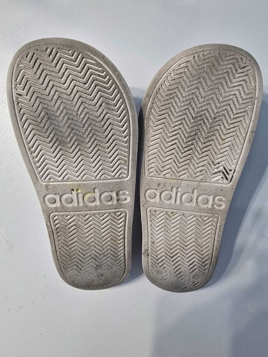 Slapi Adidas originali | alb/negru | mărime 40–41 | stare bună
