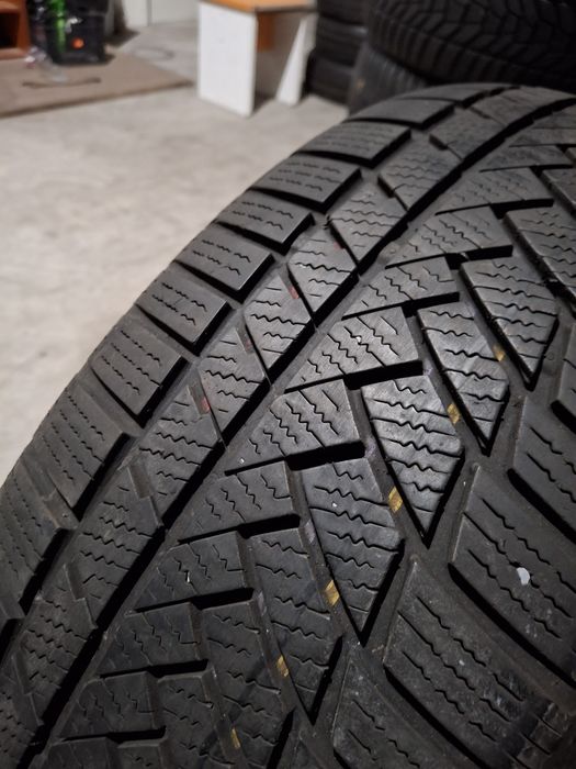 2 Anvelopele de iarnă ms 235 60 r18 Continental