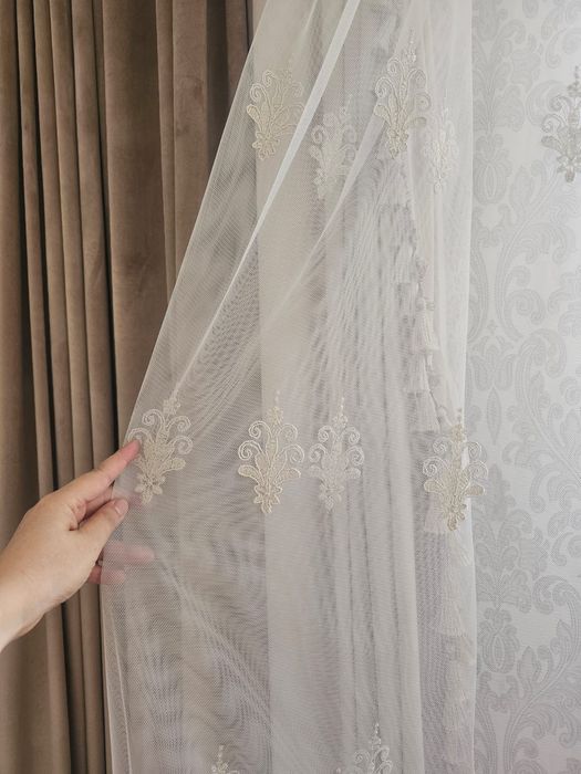 Тюль с узорами для зала