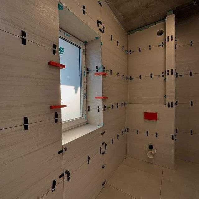 Сифатли кафель териш хизмати, ванна туалет пол ва бошка жойларга.