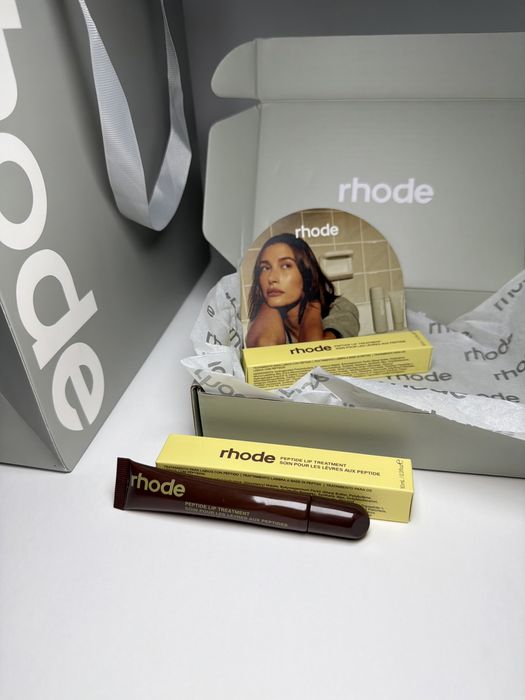 rhode Caramelized Banana Lip Gloss гланц балсам за устни Peptide Treatment карамелизиран банан от Hailey x Justin Bieber колекция