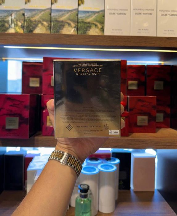 Versace  Crystal Noir