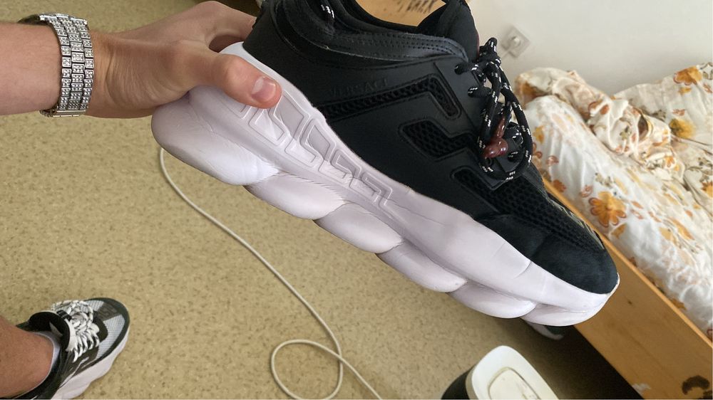 Vand versace chain reaction