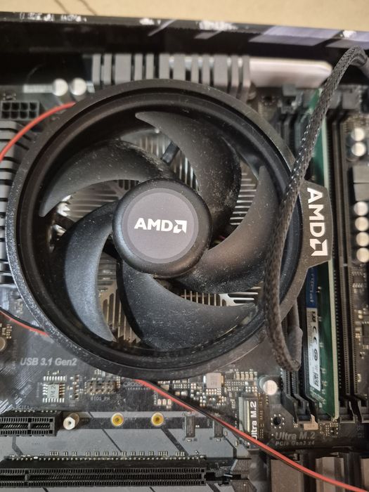 Дънна платка ASRok B450 pro 4 + Ryzen 3 2200G + 8GB RAM + 128GB NVME ssd
