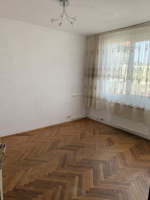 Apartament spațios cu 3 camere și terasă generoasă – Rogerius, Oradea
