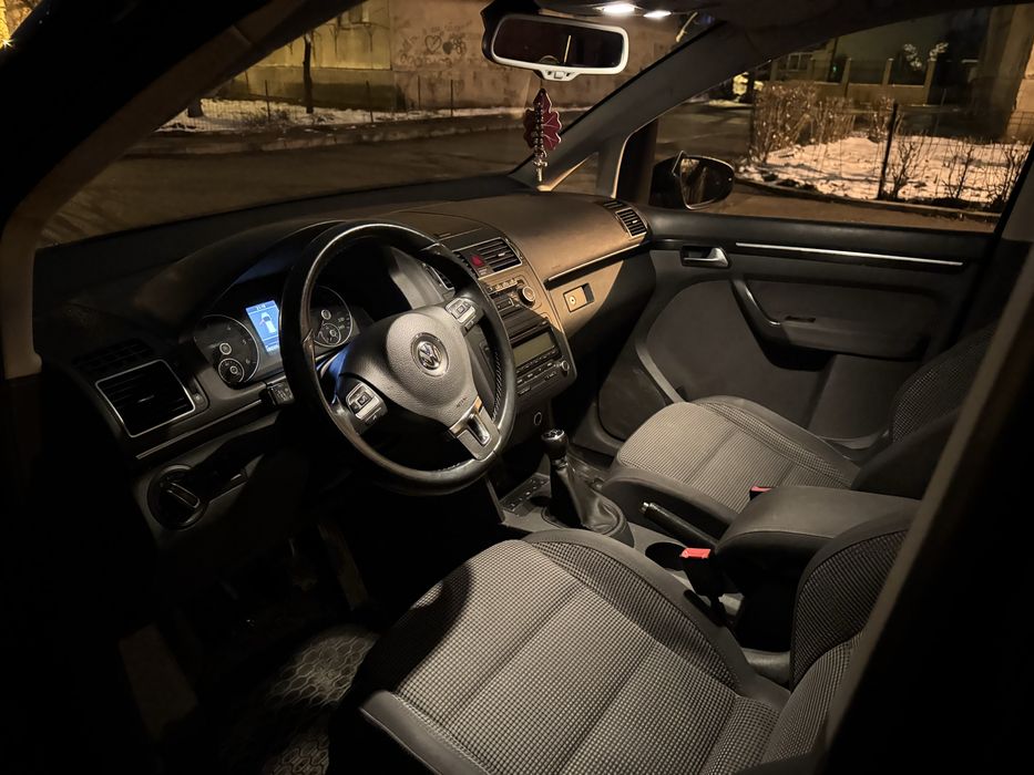 Volkswagen touran