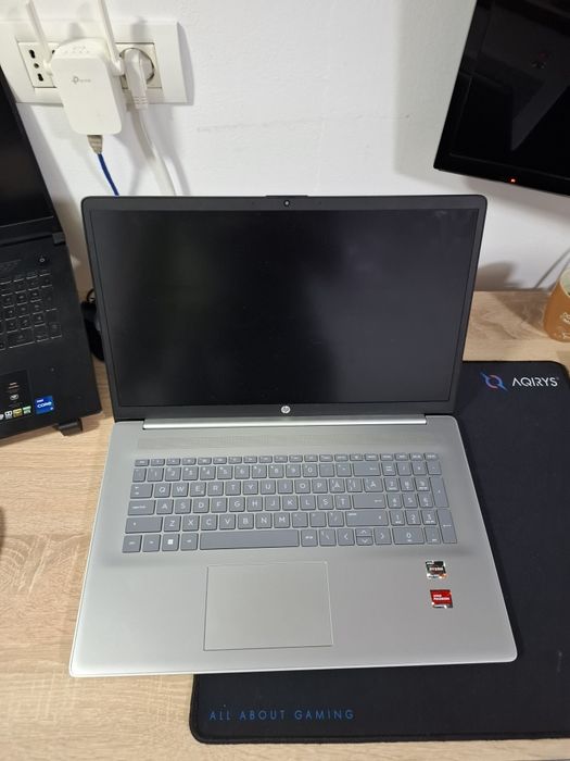 Laptop HP 17 cp3000