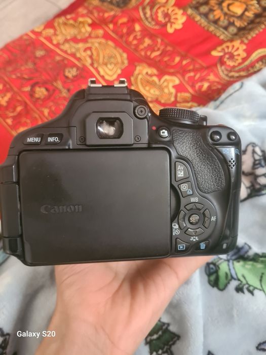 Продам фотик canon eos600