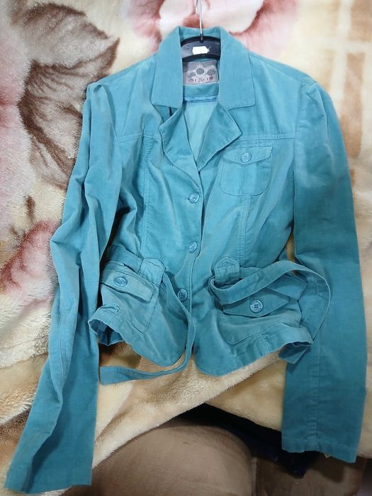 Haine diferite de vanzare