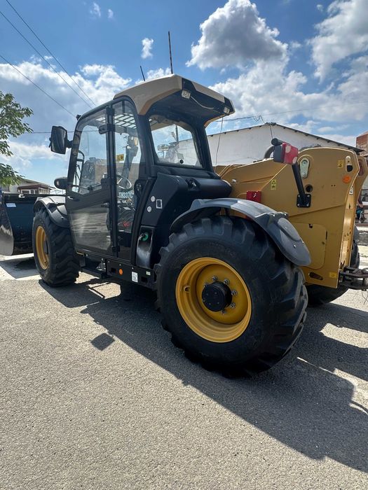 Телескопичен товарач Caterpillar TH337C
