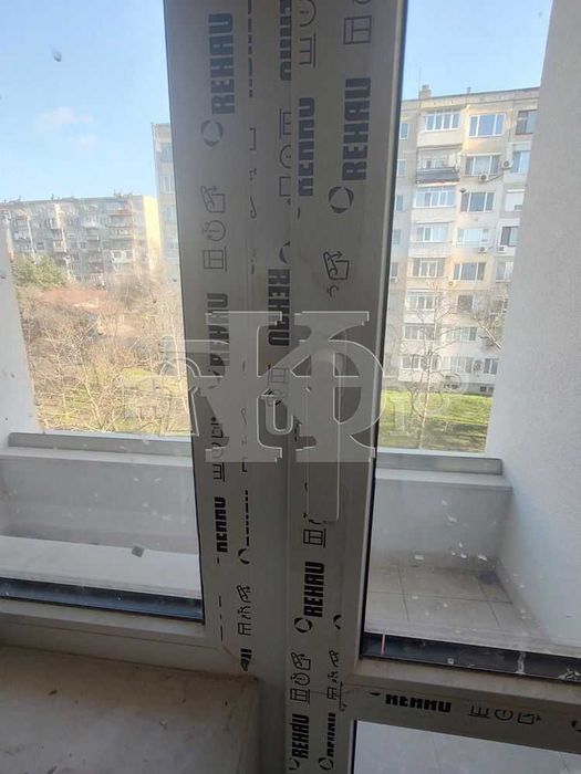 Продава се Двустаен апартамент в Добрич, Христо Ботев - 102 кв.м за 515 €/кв.м - Снимка #7