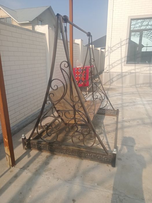 Продам качелю на ножках