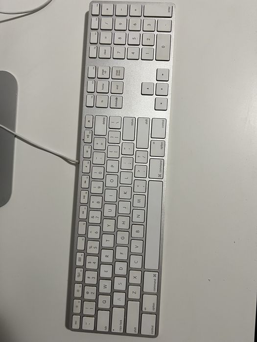 Apple iMac 27″ 2014–32GB RAM(sau schimb cu un iph 15 pro white )