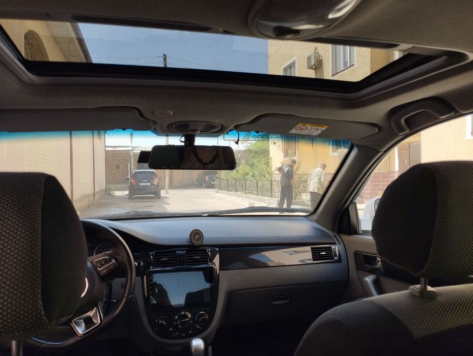 Жентра сотилади.