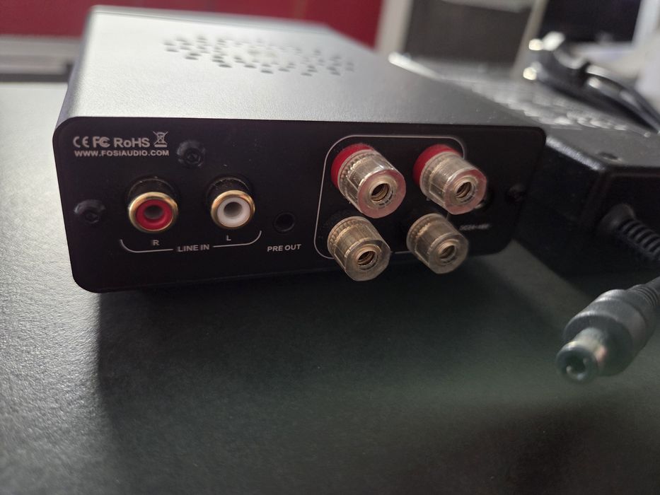 Amplificator Fosi Audio V3, 300W x 2, intrare RCA,