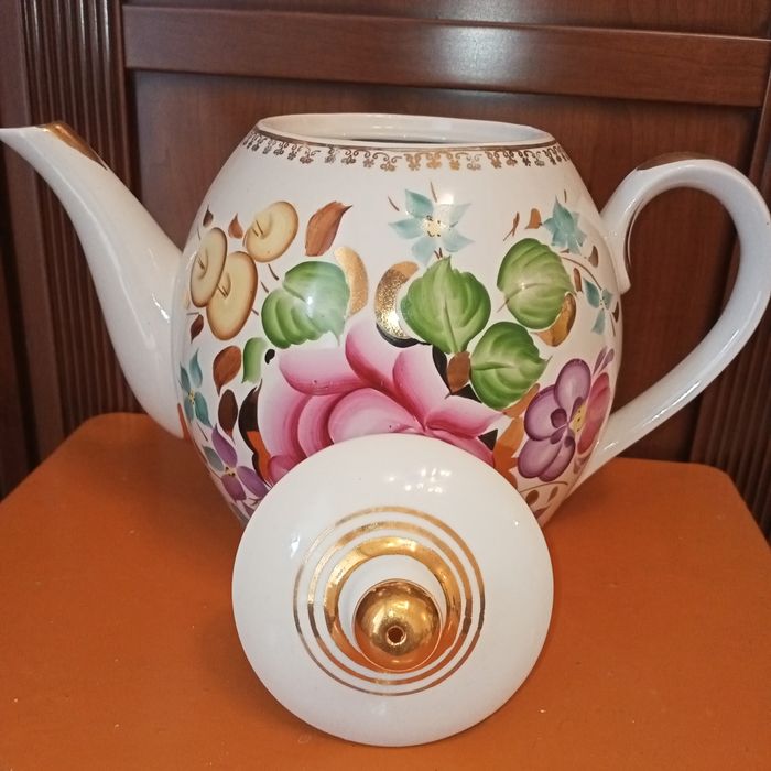 Чайник роскошный