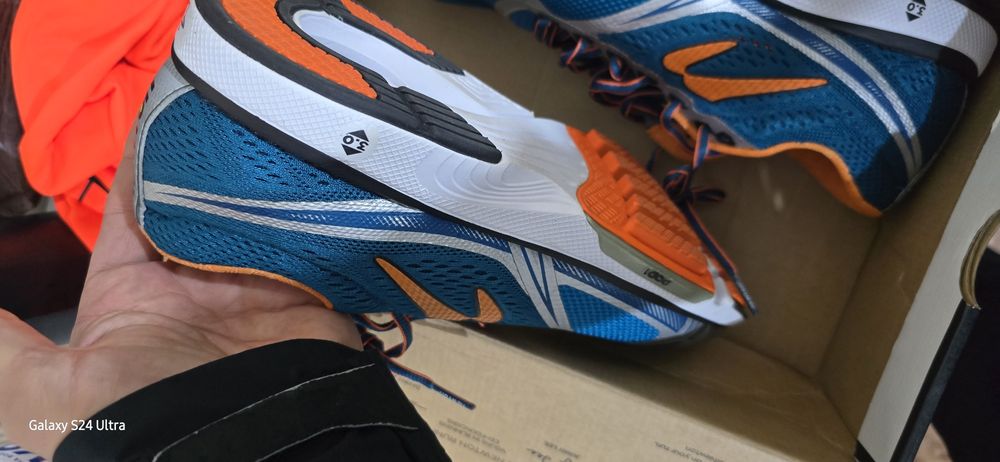 Нови маратонки Newton Motion 6 44 номер.