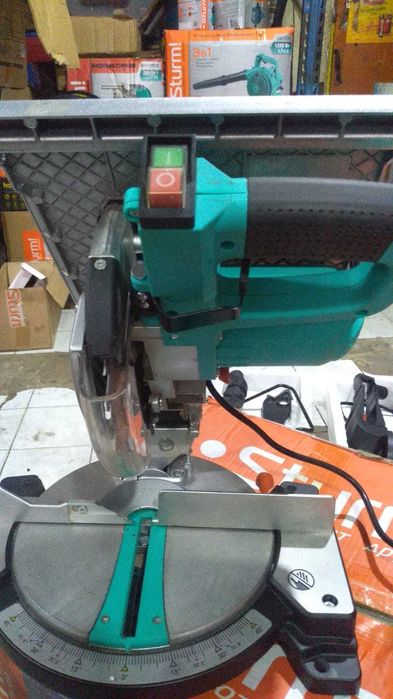 Торцовочная пила. Универсальная. БУ.