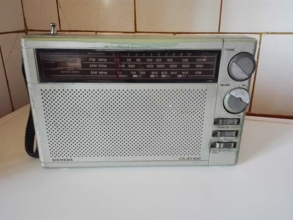Радиокасетофон SHARP и радио VEF 206 и Siemens .
