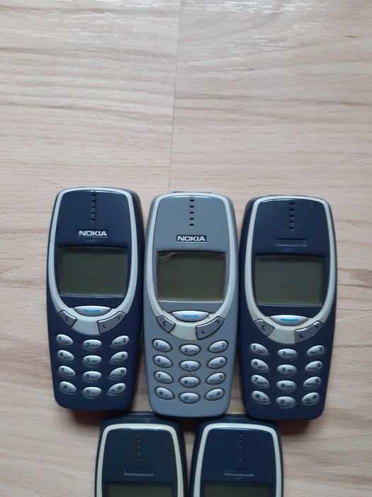 NOKIA 3310 мобилни телефони работещи, без батерии и със зарязни у-ва 4 броя